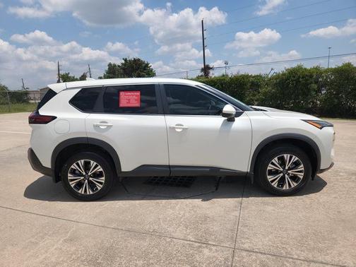2022 Nissan Rogue SV