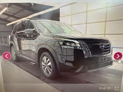Super Black 2025 Nissan Pathfinder SL