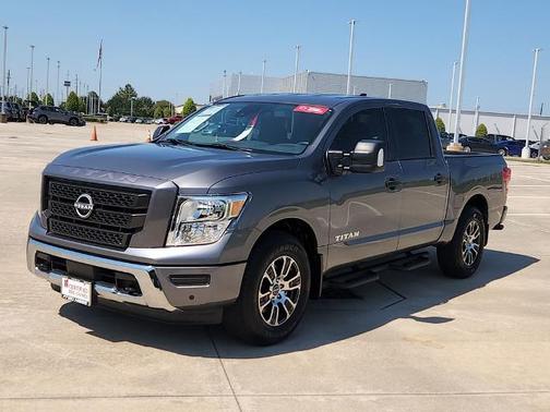 2024 Nissan Titan SV