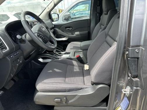 Gun Metallic 2024 Nissan Frontier SV