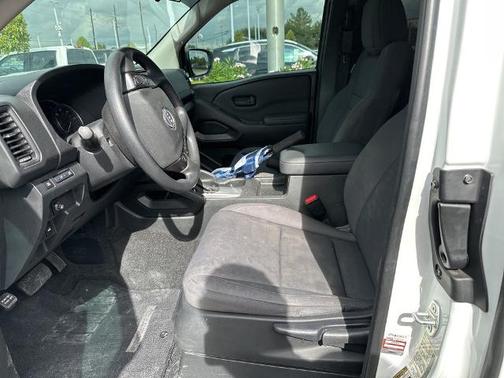 2023 Nissan Frontier S