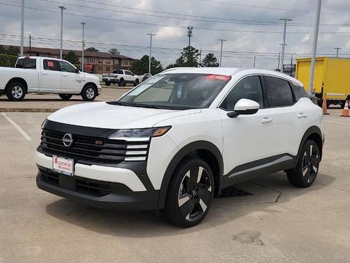 Aspen White Tri 2025 Nissan Kicks SR