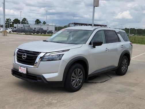 2024 Nissan Pathfinder S