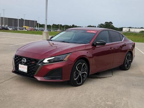 Scarlet Ember Tintcoat 2023 Nissan Altima 2.5 SR