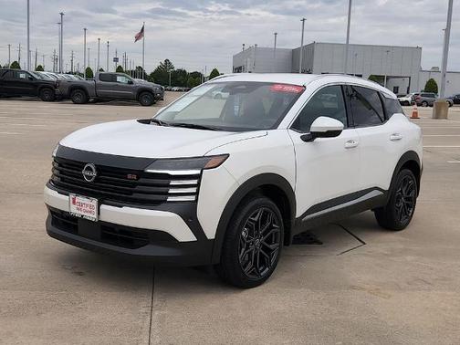 Aspen White Tri 2025 Nissan Kicks SR