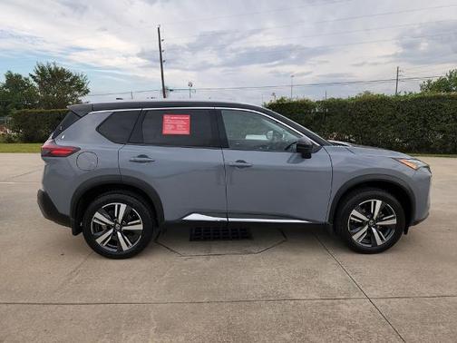 2021 Nissan Rogue SL