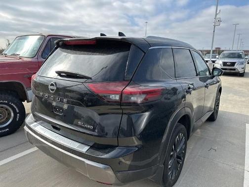 2025 Nissan Rogue SL