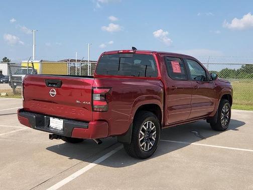 2024 Nissan Frontier SL