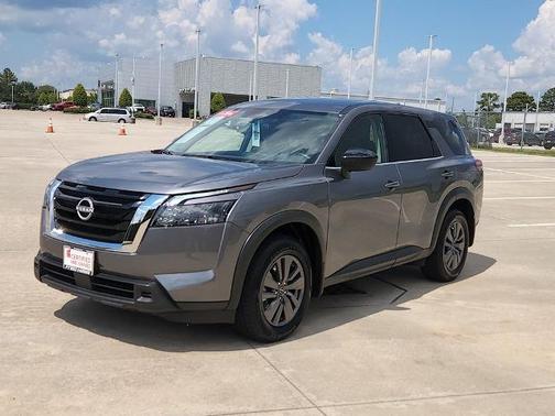 2024 Nissan Pathfinder S