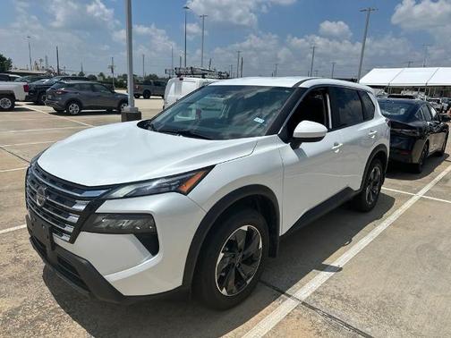 Everest White P 2026 Nissan Rogue SV