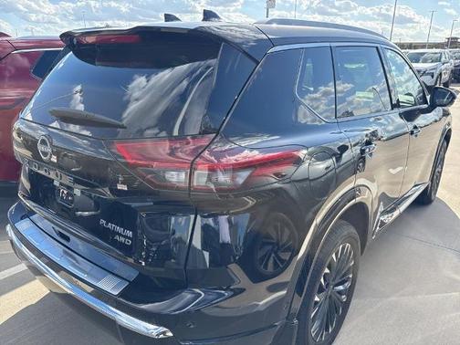 2025 Nissan Rogue Platinum