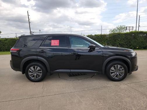 Black 2025 Nissan Pathfinder S