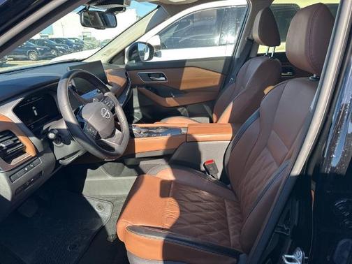 2025 Nissan Rogue Platinum