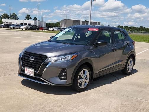 Gun Metallic 2024 Nissan Kicks S