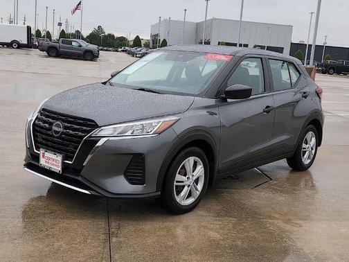 Gun Metallic 2024 Nissan Kicks S