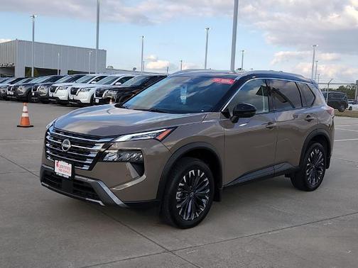 2025 Nissan Rogue SL