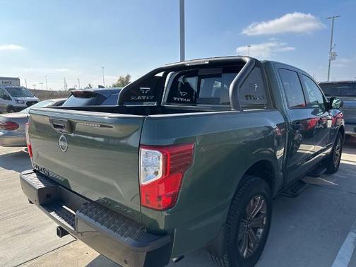 2024 Nissan Titan SV