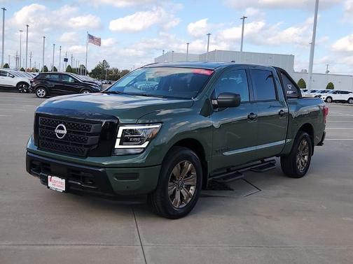 2024 Nissan Titan SV