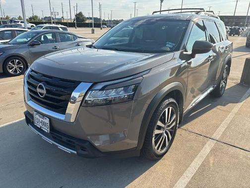 2024 Nissan Pathfinder Platinum