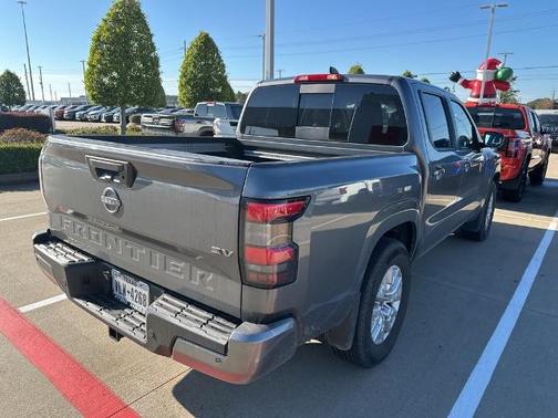 2024 Nissan Frontier SV