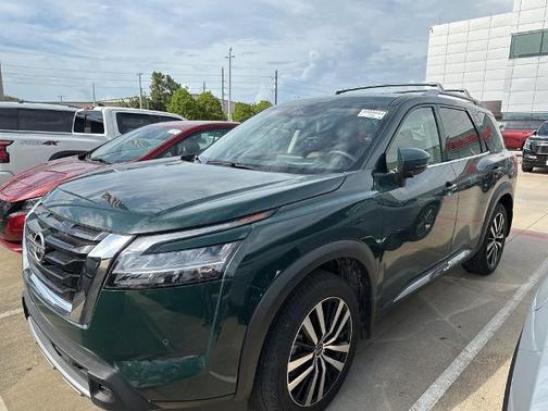 2024 Nissan Pathfinder Platinum