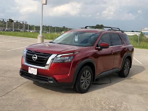 2024 Nissan Pathfinder SV