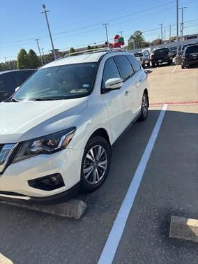 2020 Nissan Pathfinder SL