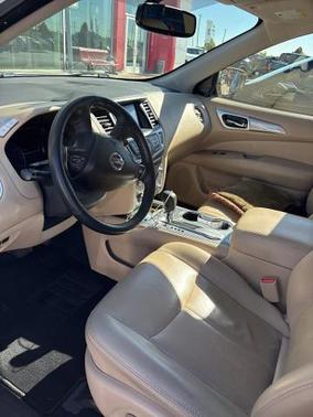 2020 Nissan Pathfinder SL