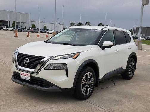 White 2021 Nissan Rogue SV