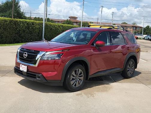 2024 Nissan Pathfinder SV