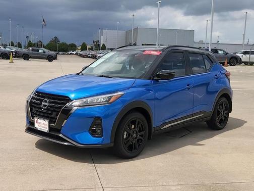 2tblublkroof 2024 Nissan Kicks SR