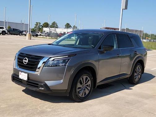 2024 Nissan Pathfinder S