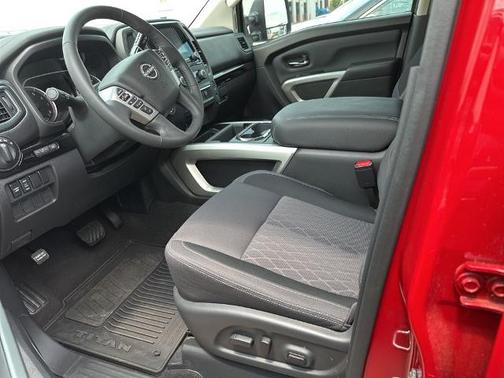 2024 Nissan Titan SV