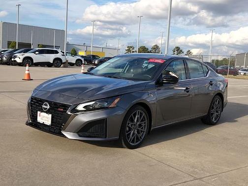 2024 Nissan Altima 2.0 SR