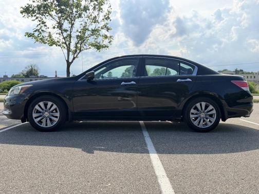 Black 2011 Honda Accord EX-L