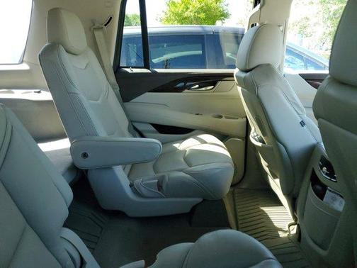 2016 Cadillac Escalade Luxury