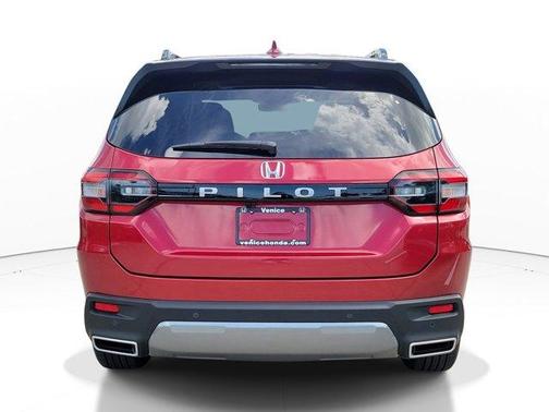 Radiant Red Metallic II 2026 Honda Pilot EX-L