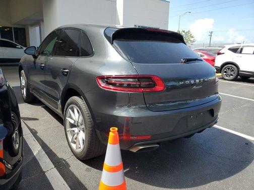 2017 Porsche Macan Base