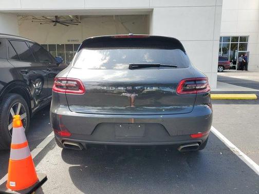 2017 Porsche Macan Base
