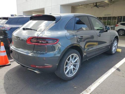 2017 Porsche Macan Base