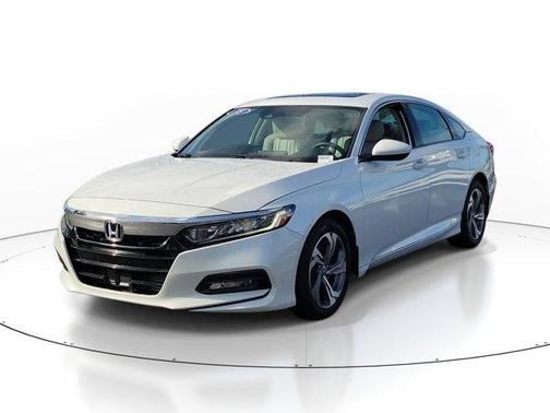 White 2018 Honda Accord EX