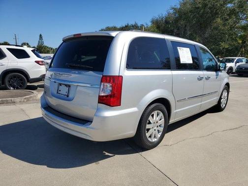 2011 Chrysler Town & Country Touring-L