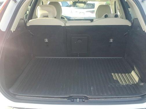 2021 Volvo XC60 T5 Momentum