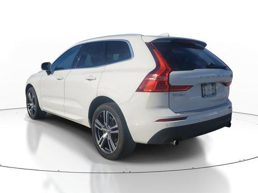 2021 Volvo XC60 T5 Momentum