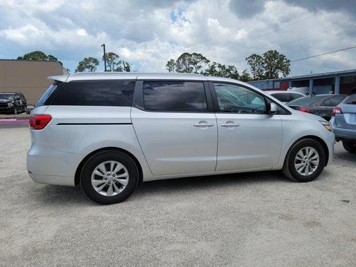 2016 Kia Sedona LX