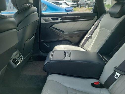 Caspian Black 2018 Genesis G80 3.3T Sport