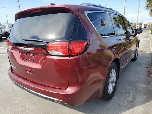 2018 Chrysler Pacifica Touring-L
