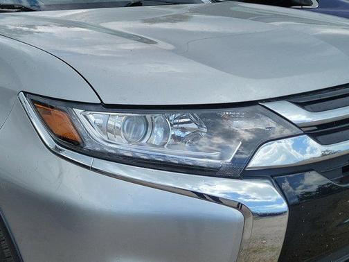 2018 Mitsubishi Outlander LE