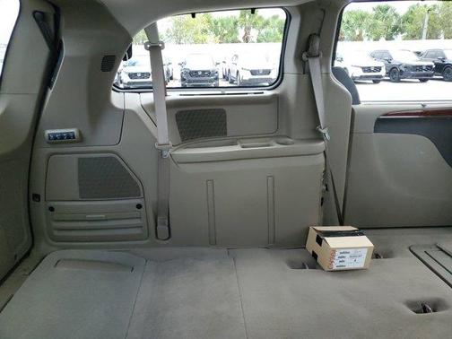 2012 Chrysler Town & Country Limited
