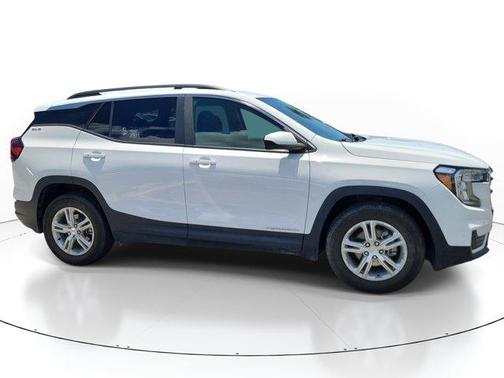 White 2022 GMC Terrain SLE